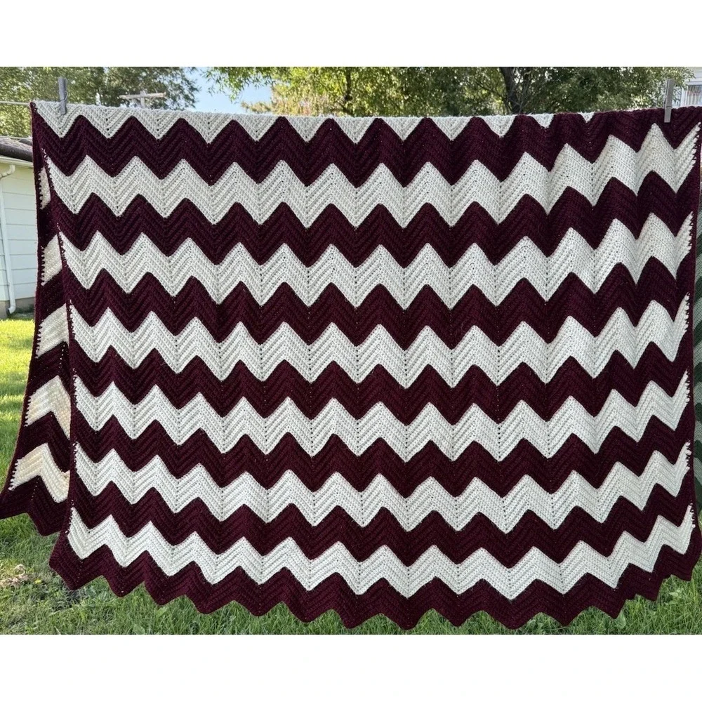 Vintage Chevron Crochet Ripple Afghan Blanket Throw Burgundy & White 60x76